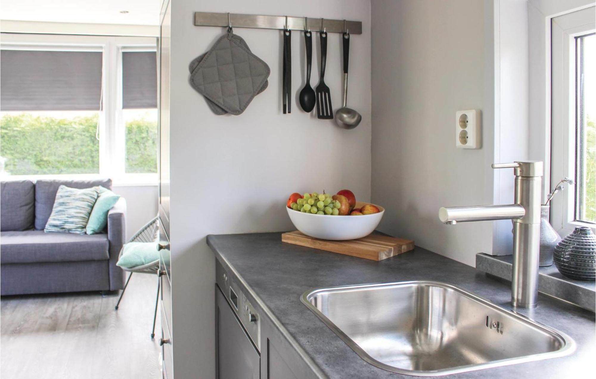 Beautiful Home In Sint-Annaland With Kitchen Exterior foto