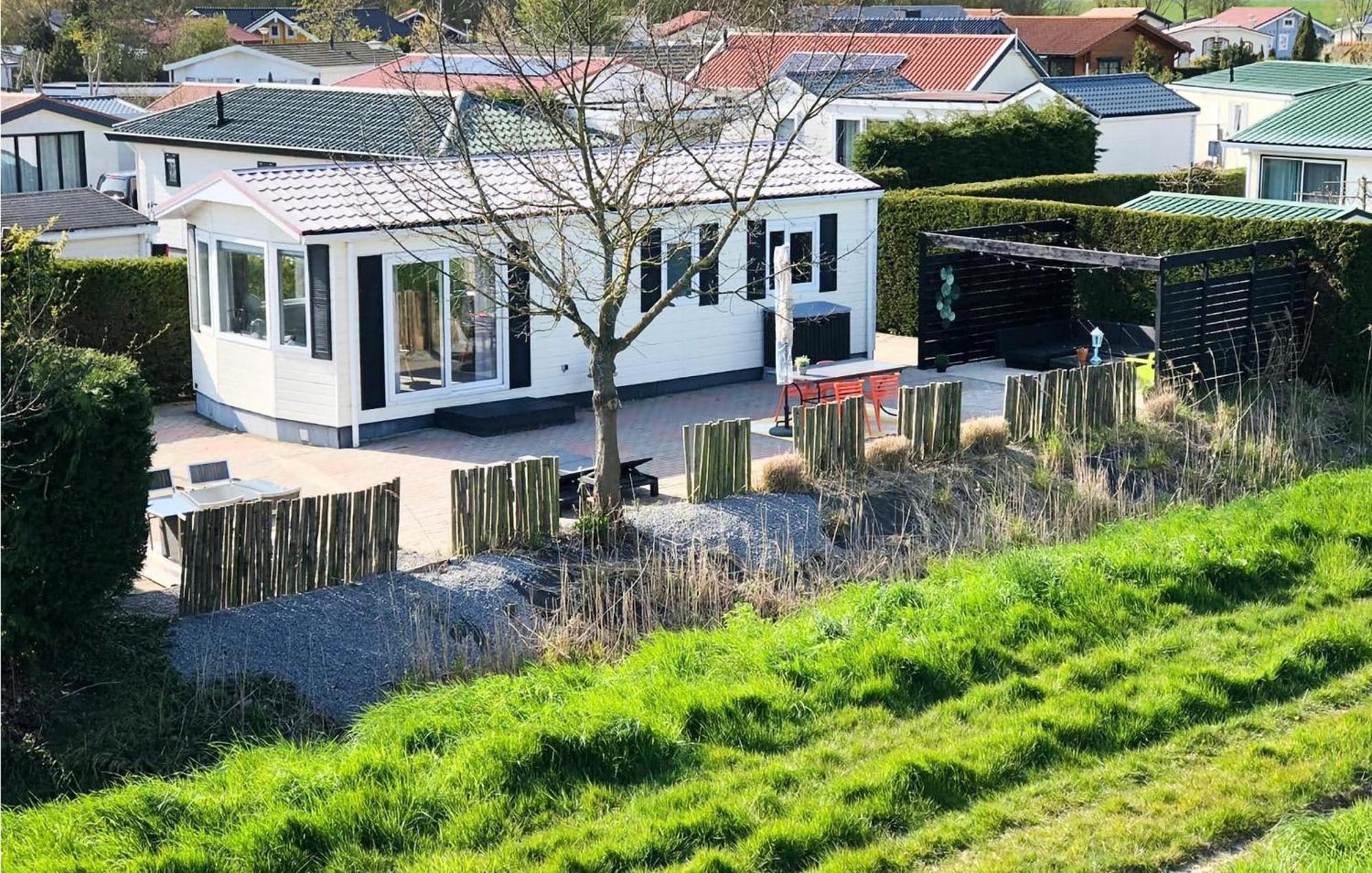 Beautiful Home In Sint-Annaland With Kitchen Exterior foto