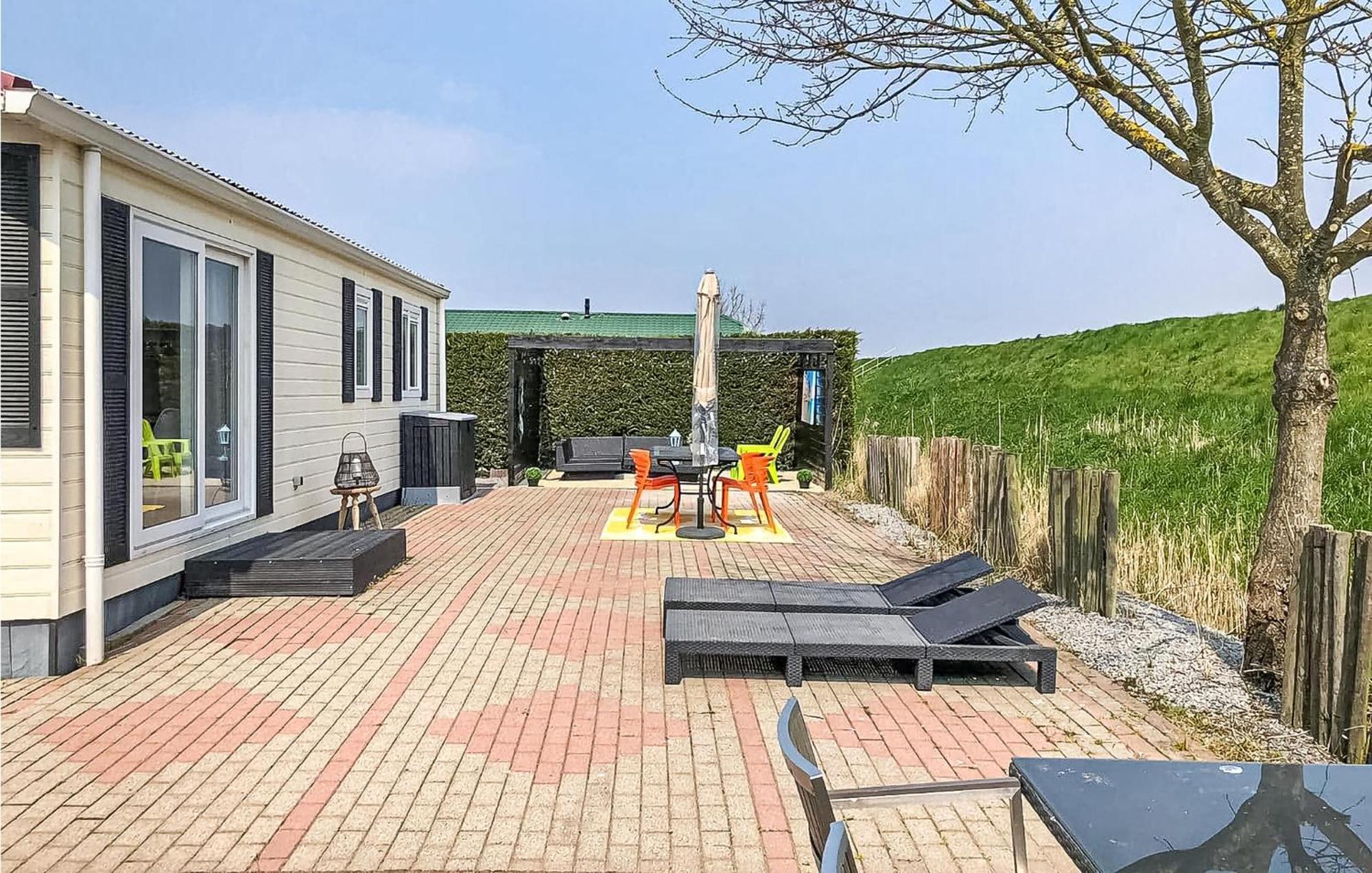 Beautiful Home In Sint-Annaland With Kitchen Exterior foto